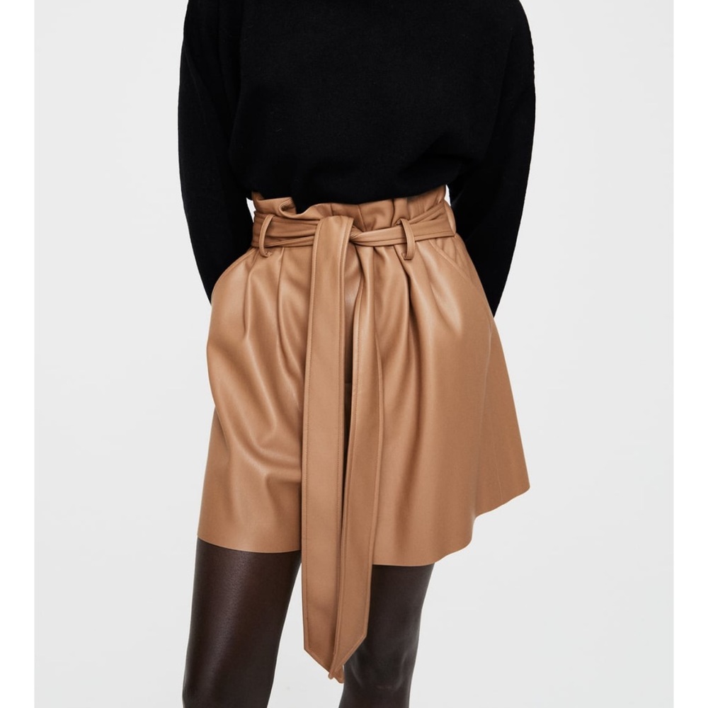 Zara faux leather shorts S